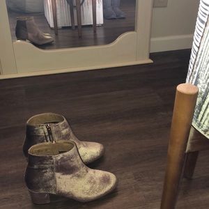 NEW velvet high heals